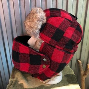 BUFFALO CHECK TRUCKER HAT        GREAT FOR WOMEN AND MEN!!
